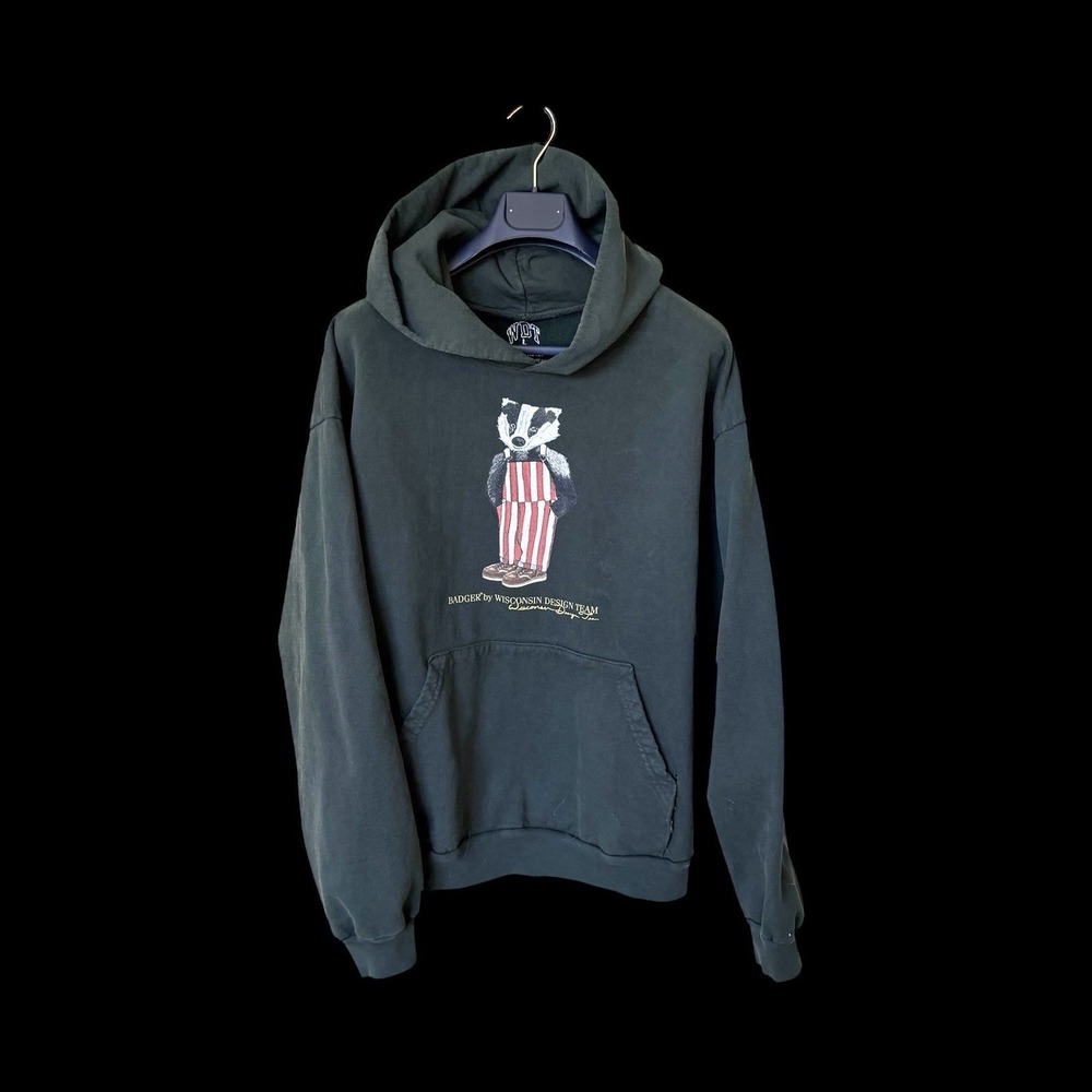 Wisconsin Badgers Hoodie Large Faded Black Bucky Wisconsin Design Team *Flaw